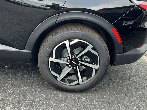 New 2026 Chevrolet Equinox EV LT image 9