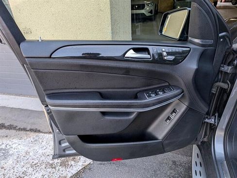 Used 2017 Mercedes-Benz GLS 550 4MATIC image 18