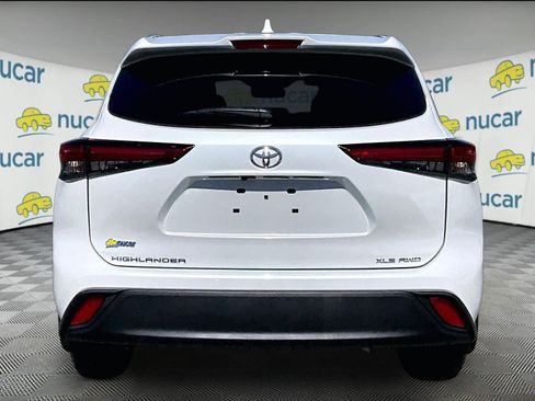 Used 2023 Toyota Highlander XLE image 4