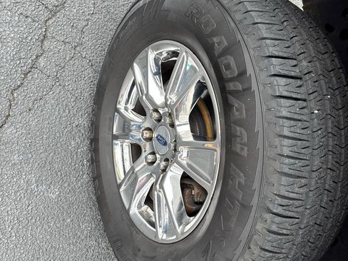 Used 2015 Ford F150 Lariat image 24