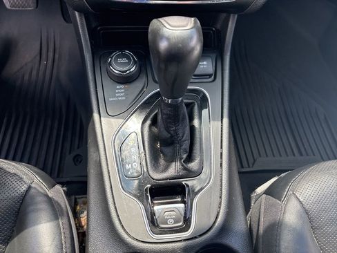 Used 2021 Jeep Cherokee Limited w/ Mopar Interior Package AWD/4WD image 33