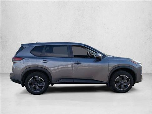 Used 2024 Nissan Rogue SV FWD image 4