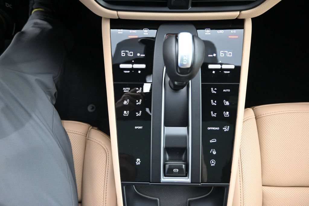 New 2026 Porsche Macan AWD/4WD image 19