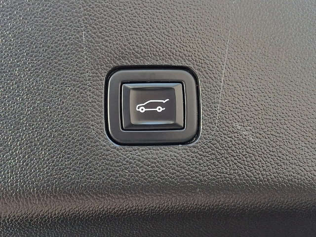 Used 2020 Chevrolet Traverse RS AWD/4WD image 32