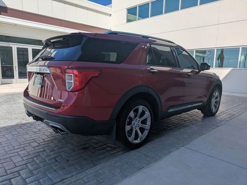 Used 2020 Ford Explorer Platinum w/ Premium Technology Package image 4