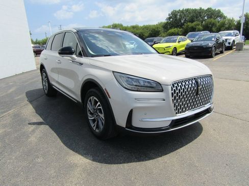 Used 2023 Lincoln Corsair AWD w/ Equipment Group 101A image 10