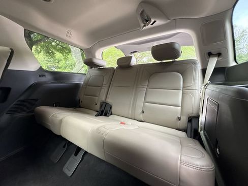 Certified 2022 Lincoln Navigator Reserve AWD/4WD image 24