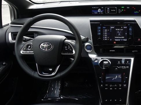 Used 2017 Toyota Mirai FWD image 35