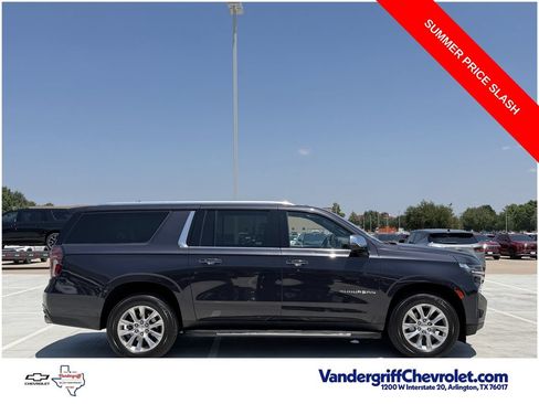 Used 2023 Chevrolet Suburban Premier RWD image 3