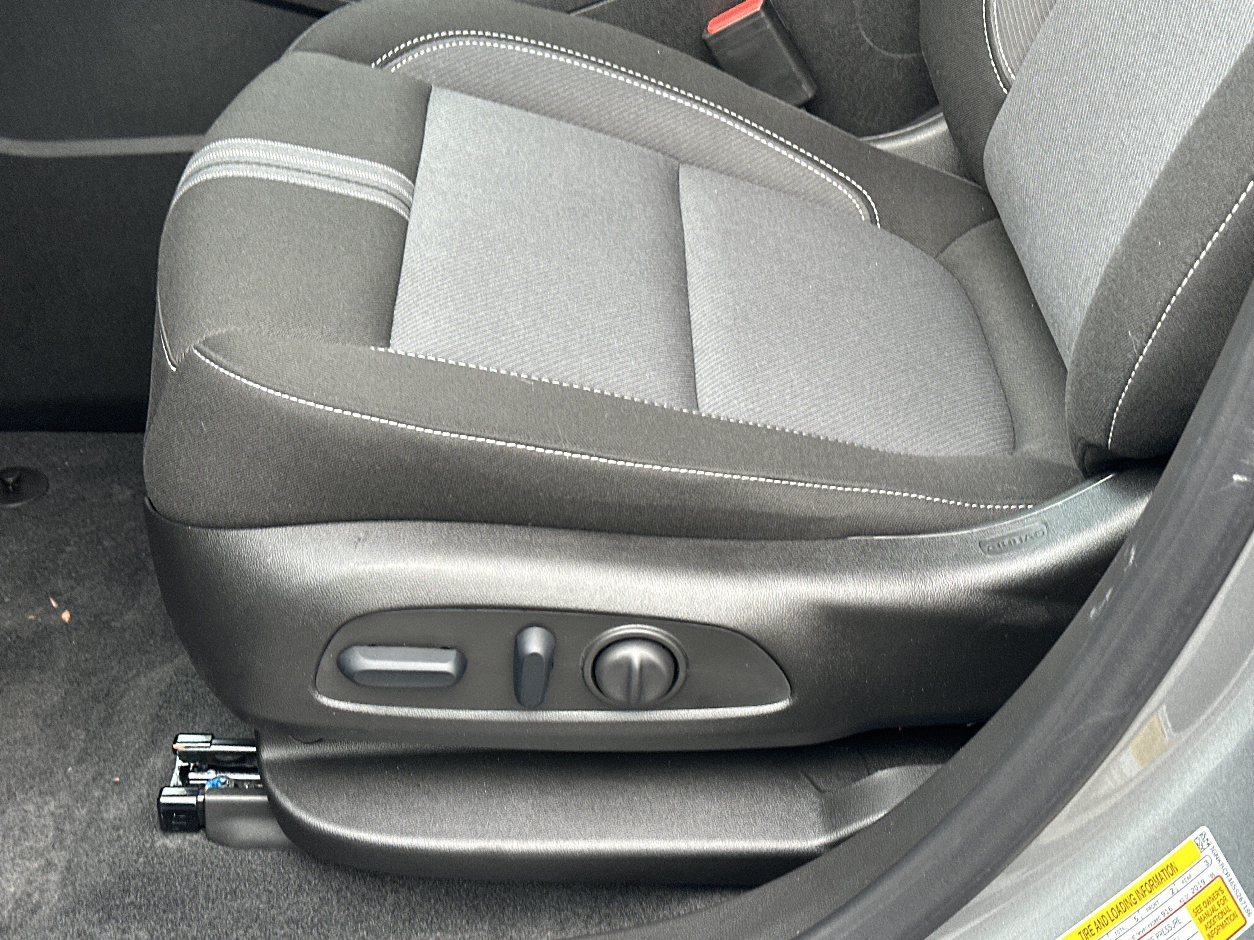 New 2025 Chevrolet Blazer LT w/ Convenience Package FWD image 10