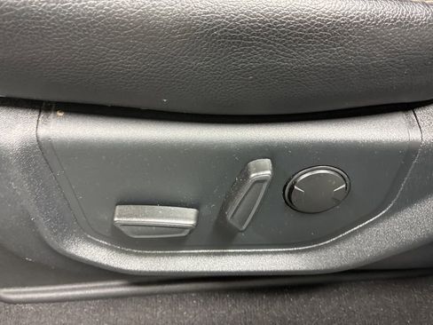 Used 2020 Ford F350 Lariat image 10