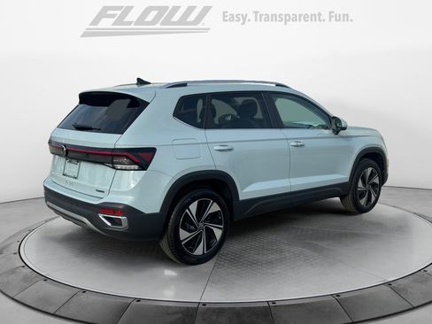 New 2026 Volkswagen Taos SE AWD/4WD image 7