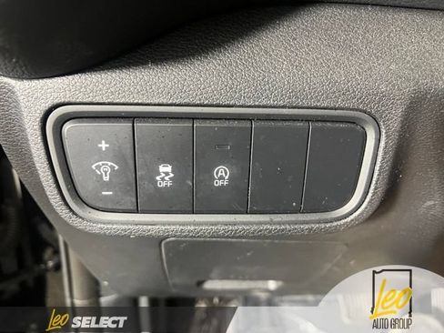 Used 2025 Kia Soul LX FWD image 25