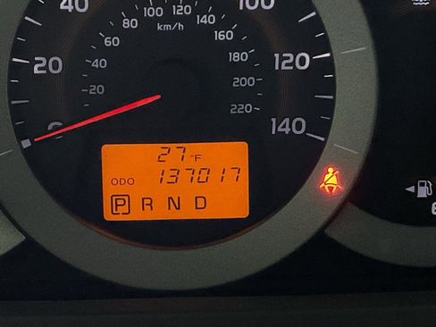 Used 2011 Toyota RAV4 4WD image 28