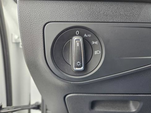 Used 2023 Volkswagen Tiguan SE AWD/4WD image 20