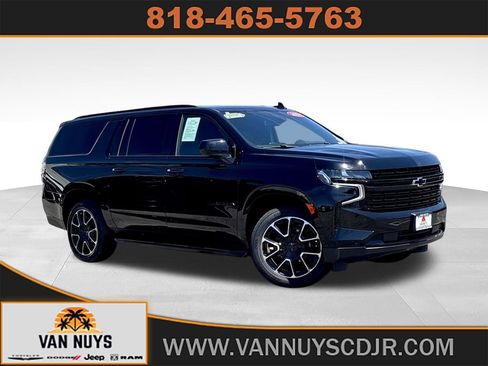 Used 2024 Chevrolet Suburban RST RWD image 1