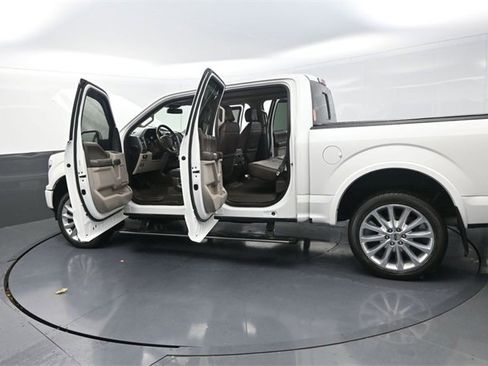 Used 2020 Ford F150 Limited image 29