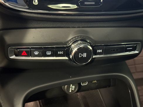 Used 2023 Volvo C40 P8 Recharge Ultimate AWD/4WD image 17