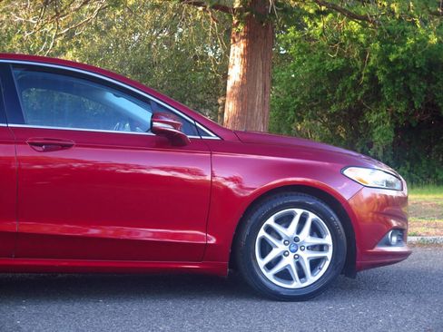 Used 2013 Ford Fusion SE FWD image 24