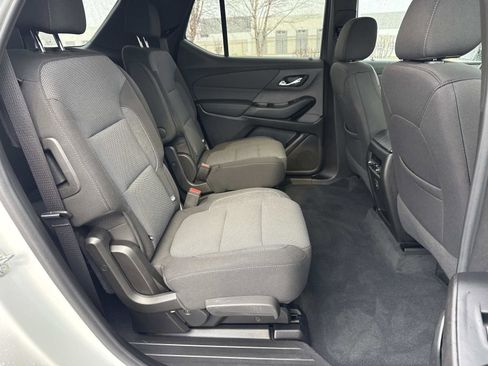 Used 2023 Chevrolet Traverse LT image 19