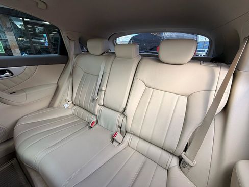 Used 2014 INFINITI QX70 AWD w/ Premium Package image 16