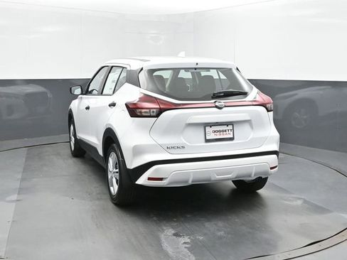 New 2025 Nissan Kicks Play S image 8
