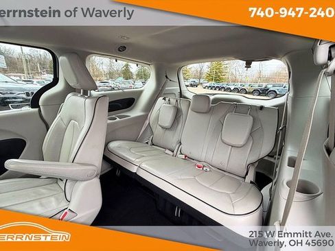 Used 2018 Chrysler Pacifica Limited w/ Advanced Safetytec Group image 17