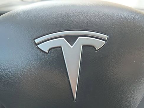 Used 2021 Tesla Model 3 Standard Range Plus image 5