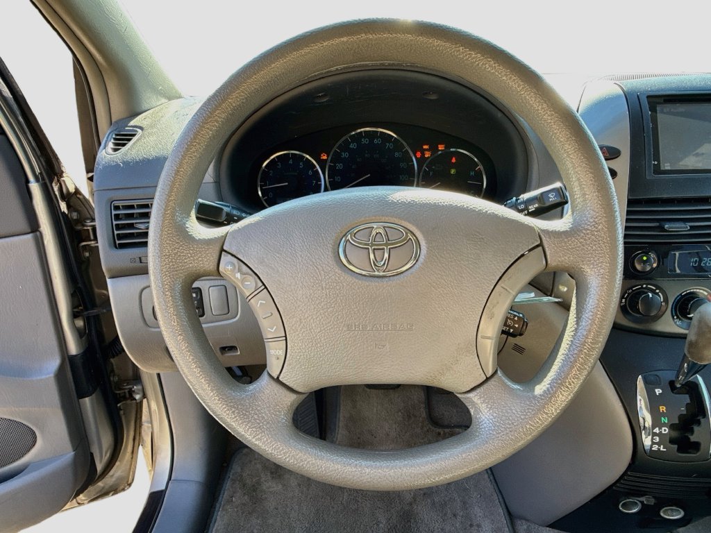 Used 2006 Toyota Sienna LE w/ LE Pkg 3 FWD image 9