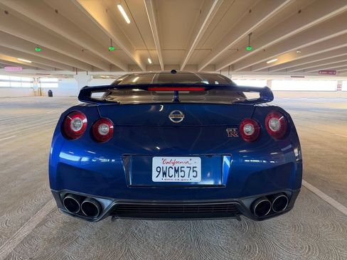 Used 2015 Nissan GT-R Premium AWD/4WD image 14