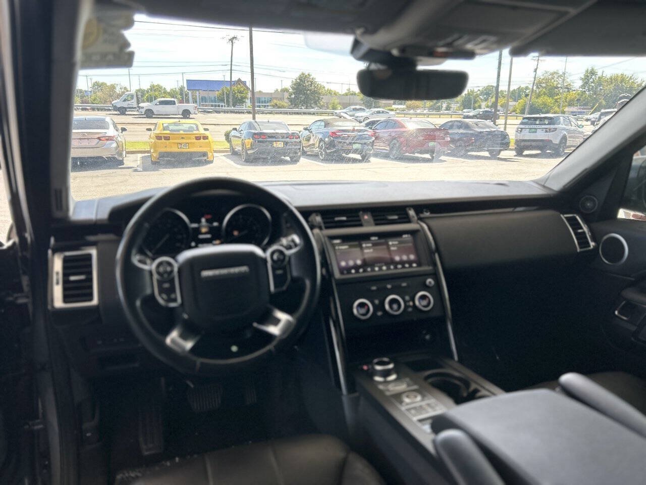 Used 2018 Land Rover Discovery SE AWD/4WD image 39