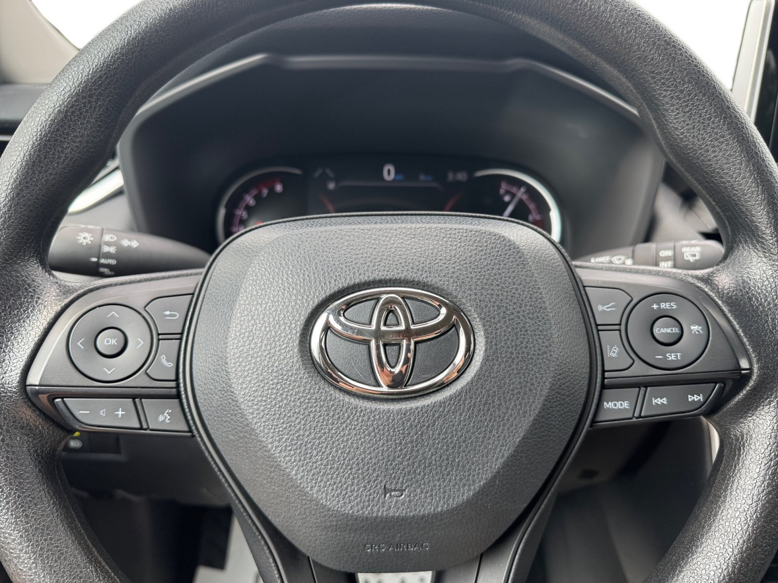Used 2024 Toyota RAV4 XLE FWD image 18