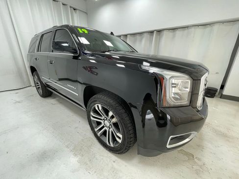 Used 2019 GMC Yukon Denali w/ Denali Ultimate Package AWD/4WD image 3