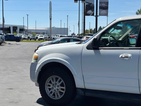 Used 2011 Ford Expedition XLT w/ Leather Seating Pkg AWD/4WD image 6