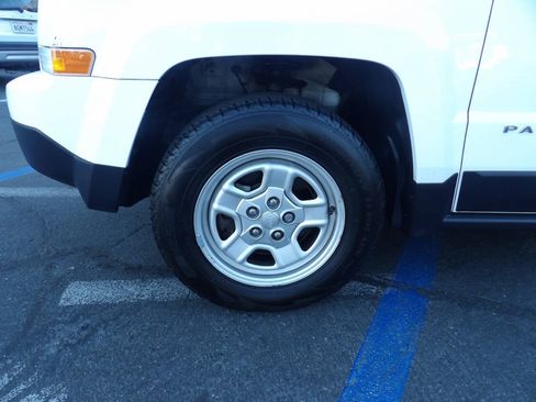 Used 2015 Jeep Patriot Sport FWD image 13