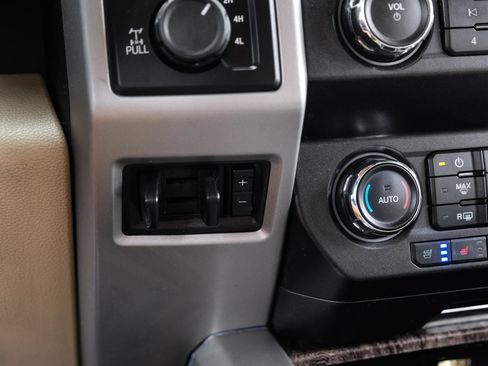 Used 2019 Ford F250 Lariat w/ Chrome Package AWD/4WD image 34