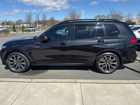 Used 2022 BMW X7 M50i w/ Executive Package image 4