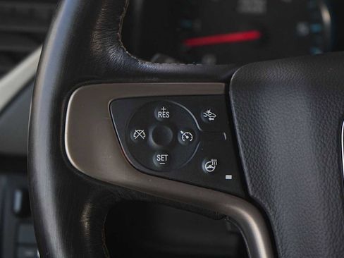 Used 2019 GMC Yukon XL Denali image 17