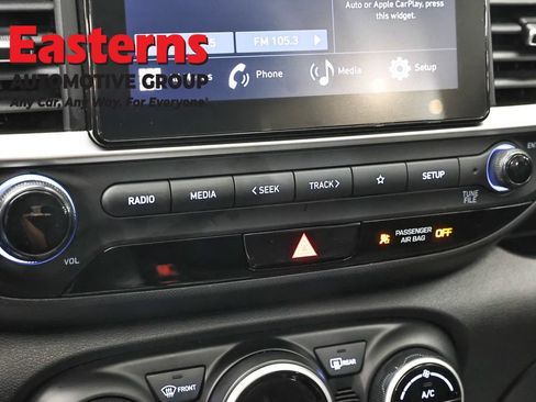 Used 2025 Hyundai Venue SEL FWD image 19