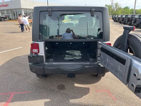 Used 2017 Jeep Wrangler Unlimited Sport w/ Connectivity Group image 20