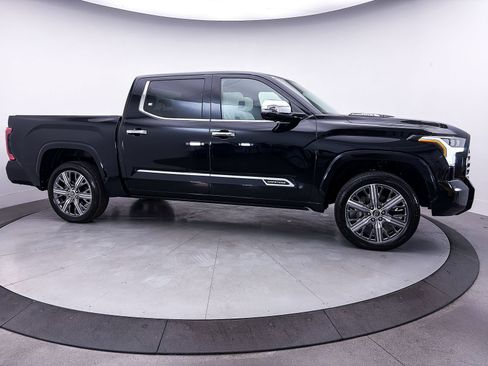 Used 2024 Toyota Tundra Capstone AWD/4WD image 45