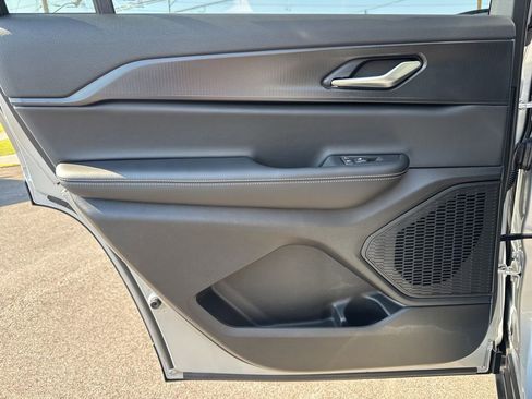 New 2025 Jeep Grand Cherokee L Altitude image 21