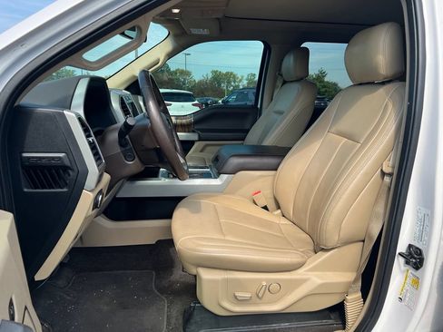 Used 2018 Ford F150 Lariat w/ Equipment Group 502A Luxury AWD/4WD image 8