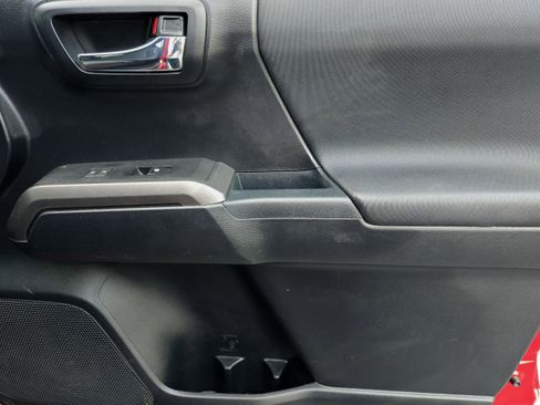 Used 2016 Toyota Tacoma TRD Sport w/ Towing Package image 83