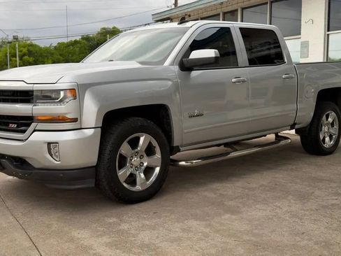 Used 2017 Chevrolet Silverado 1500 LT w/ Texas Edition image 6