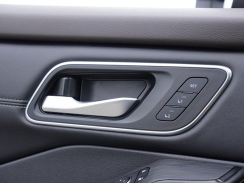 Certified 2023 Nissan Rogue Platinum w/ Platinum Premium Package image 8