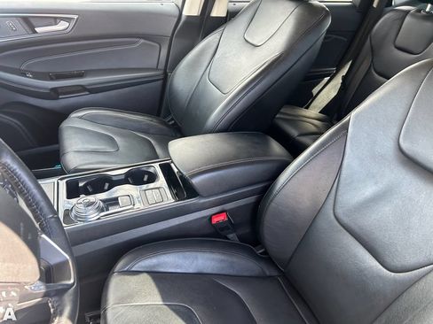 Used 2020 Ford Edge Titanium w/ Class II Trailer Tow Package AWD/4WD image 18