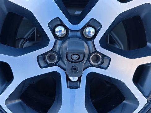 Used 2022 Jeep Wrangler Unlimited Rubicon w/ LED Lighting Group AWD/4WD image 8