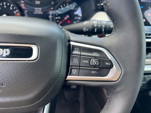 Used 2025 Jeep Compass Limited AWD/4WD image 42