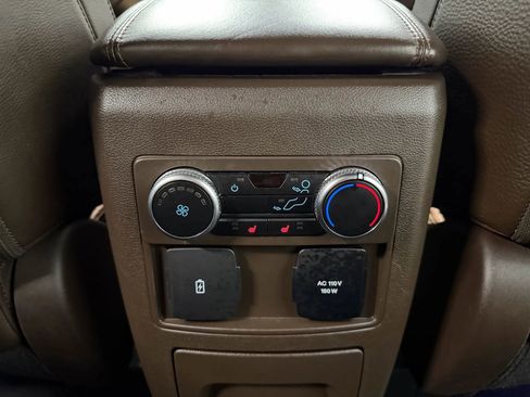 Used 2022 Ford Explorer King Ranch w/ Premium Technology Package image 18